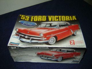 Lindberg 72172 Factory 1/25 Scale 1953 Ford Victoria Never Open 1997 Kit