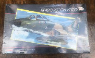 Monogram Model Kit 1:48 Scale Rf - 101b Recon Voodoo Mcdonnell Usaf Bomber