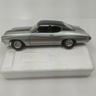 Maisto 1/18 Scale Model Car 31890 - 1971 Chevrolet Chevelle Ss454 - Silver/black
