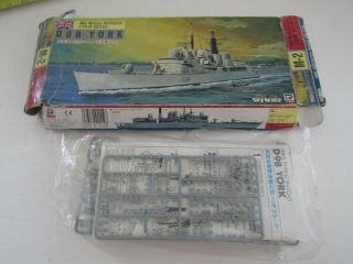 Model Kit Military Ship Boat 1:700 Scale Hms Missile Destroyer D98 York