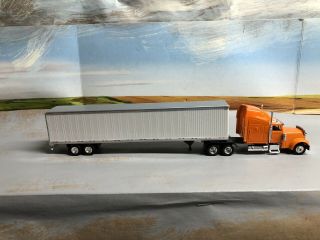 1/87 Ho Scale,  Freightliner Sleeper Cab W/ Tonkin Dry Goods Trailer