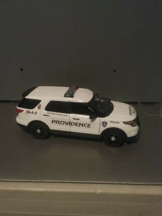 1/24 Motor Max Police Providence Ford With Lights