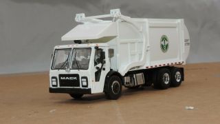 1/64 Dcp/greenlight White Mack Nyc Front Load Garbage Truck No Box