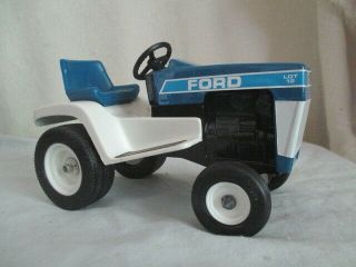Ford Lgt 12 Lawn & Garden Tractor 1984 Special Edition Farm Toy