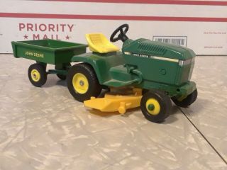 Vintage John Deere Lawn And Garden Tractor With Dump Cart 1:16 Scale No Box