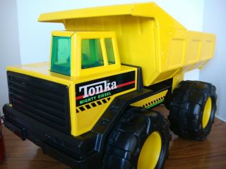 Vintage Mighty Tonka Construction Turbo Diesel Dump Truck pressed Steel Yellow 2