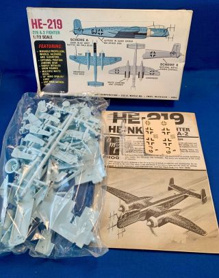 HEINKEL 219 A - 2 German FIGHTER,  AMT Model Kit 3702 - 80 NIOB Parts 1:72 2