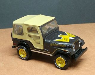 1977 JEEP CJ - 5 GOLDEN EAGLE ADULT COLLECTIBLE 1/64 SCALE VINTAGE LIMITED EDITION 2
