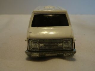Vintage 1974 Hot Wheels Chevy Van White with Red Flames 3