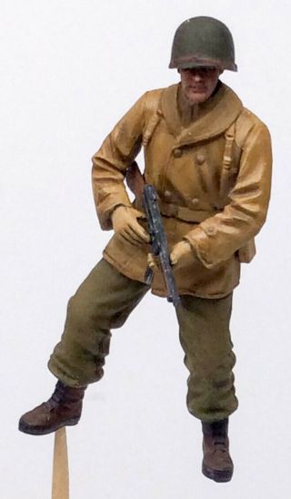 Wwii Us Army Soldier With Thompson Submachine Gun Built - Up 1/35 Scale Figure
