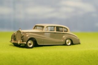 Dinky Toys 150 - Rolls Royce Silver Wraith - 2 Tone Gray - Vintage Classic Car