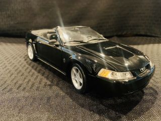 1999 Ford Mustang Gt Convertible Black 1:18 Special Edition Maisto Model Car