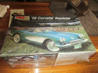Revell Pro Modeler 1958 Corvette Roadster Model Kit 85 - 5938 1/25 Scale Opened