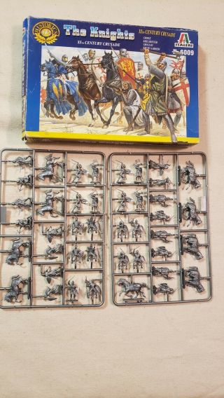 Italeri 6009 The Knights Of The Crusades,  1/72 Figures,  Complete