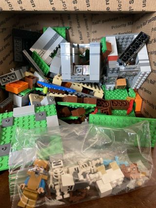 Over 2 Pounds Of Lego Minecraft And Minifigures