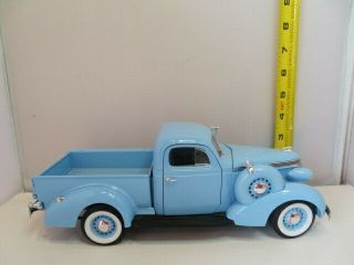 Road Signature 1937 Studebaker Coupe Express Pickup 1:18 Die Cast Metal Blue