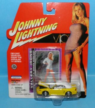 Johnny Lightning Vip Vallery Irons Yellow Mustang Convertible Pamela Anderson