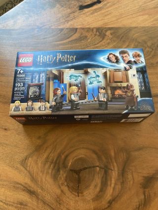 Lego Harry Potter Hogwarts Room Of Requirement (75966),  And In Hand