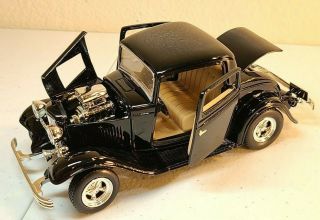 Motor Max 1:24 1932 Ford Coupe Die - Cast Black 73251