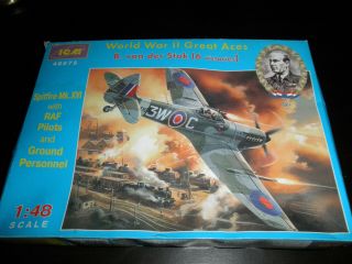 1/48 Spitfire Mk.  Xvi Raf Fighter W/7 Figures & Dog By Icm