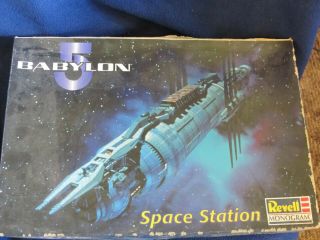 Babylon 5 Space Station By Revell Monogram 1998