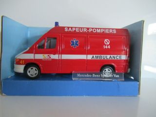 Cararama Junior Rescue Mercedes - Benz Sprinter Van - Ambulance Scale 1:43