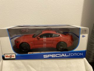 Maisto 1:18 Scale Special Edition 2015 Ford Mustang Gt Red
