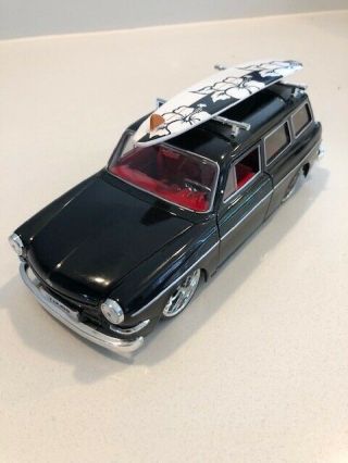 Jada 1965 Volkswagen Squareback 1:24 Scale Die Cast