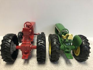 John Deere / International Utility Ertl 1:16 Scale Tractors 2