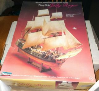 Lindberg Jolly Roger Pirate Ship Model 2006 70874jl W/box