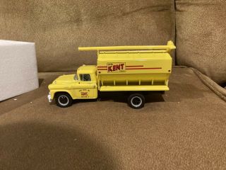 1/34 Scale Kent Quality Feeds Truck First Gear 2