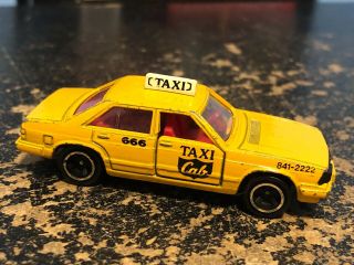 Tomica Tomy No.  F32 Audi 5000 Turbo 1/65 Taxi Yellow Cab Doors Open - Japan