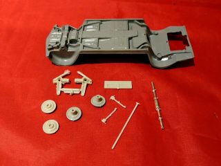 Model Car Parts Amt 1969 Chevy Corvair Chassis 1/25