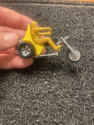 Vintage Hot Wheels Rumblers Motorcycle Sequeler With Rider Red Line Era.
