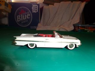 Matchbox Dinky 1959 White Chevrolet Impala Convertible 1:43 Die Cast