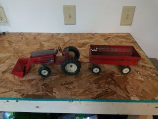 Ertl - International Row Crop Tractor And Wagon 1:16 Scale Die - Cast Pre - Owned