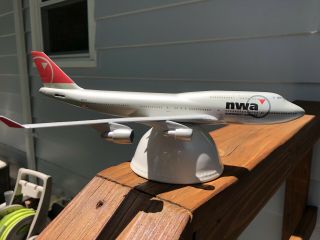 1/200 Hogan Wings Northwest Airlines Boeing 747 - 400 Incomplete