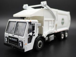 2019 19 Mack Lr Refuse Garbage Trash Truck Dsny Nyc 1:64 Scale Diecast Model Car