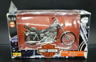 Maisto 1/18 Scale Series 3 Motorcycle Harley - Davidson Fxdwg Dyna Wide Glide 95th