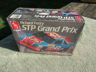 Amt Ertl Nascar Richard Petty 43 Stp Grand Prix 1/25 Scale Model Kit