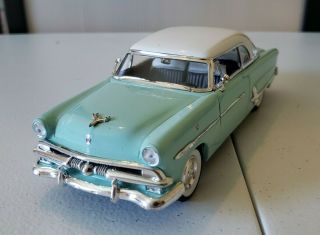 Welly 1953 Ford Victoria 1/24 Scale Diecast Car Blue Green