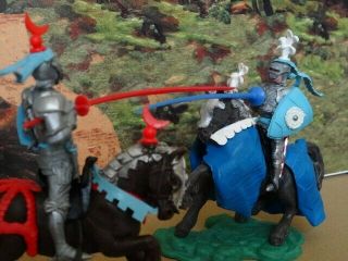 BRITAINS SWOPPET KNIGHTS,  2 MOUNTED ATTACKING WITH LANCE,  Toy Soldiers,  UK 3