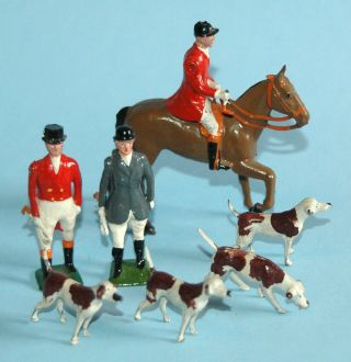 Britains England Hunt Figures From Set 1446 The Meet 1 Mounted 2 Standing 4 Dogs
