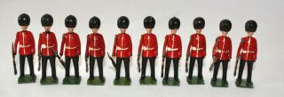 Britains Toy Lead Soldiers Royal Welsh Fusiliers At Ease.  2083.  T= 10 Figures