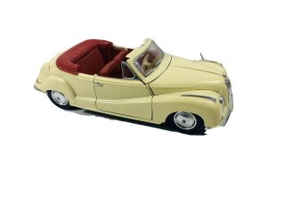 Maisto 1955 Bmw 502 Convertible Diecast Car Cream Red Interior 1/18 Scale E1