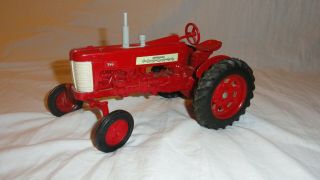 Ertl Farmall 350 Tractor 1/16 Scale