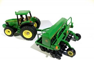 7520 Tractor And 1590 John Deere Grain Drill 1/64 Diecast Ertl