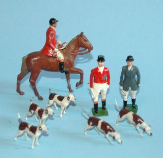 Britains England Hunt 8 Figures Set 1446 The Meet 1 Mounted 2 Standing 5 Dogs