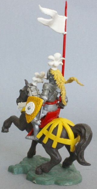 Britains Plastic Mounted Swoppet Knight With Standard Figure
