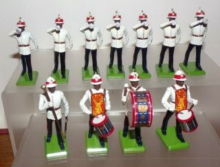 11 - Britain Metal Toy Soldiers - The Bahamas Police Band Set